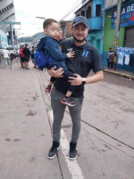 “Desde pequeña le inculcamos el amor a la H”: pequeños aficionados de la bicolor