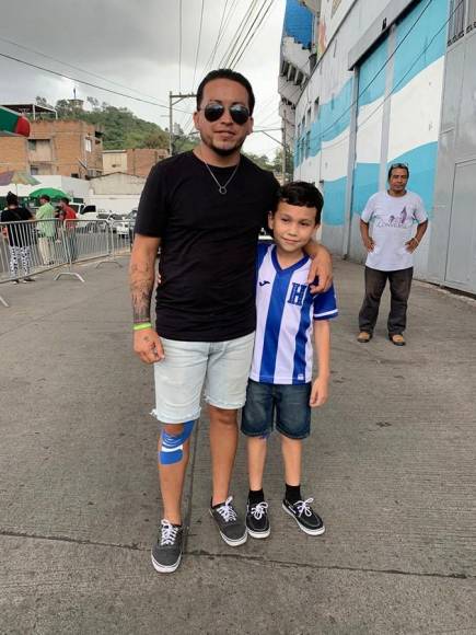 “Desde pequeña le inculcamos el amor a la H”: pequeños aficionados de la bicolor