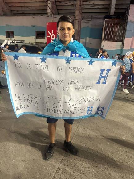 Las mejores pancartas que engalanaron el estadio Nacional en el Honduras-México