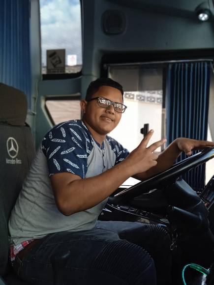 Jostin Vásquez, el joven que conducía bus con migrantes accidentado en Copán