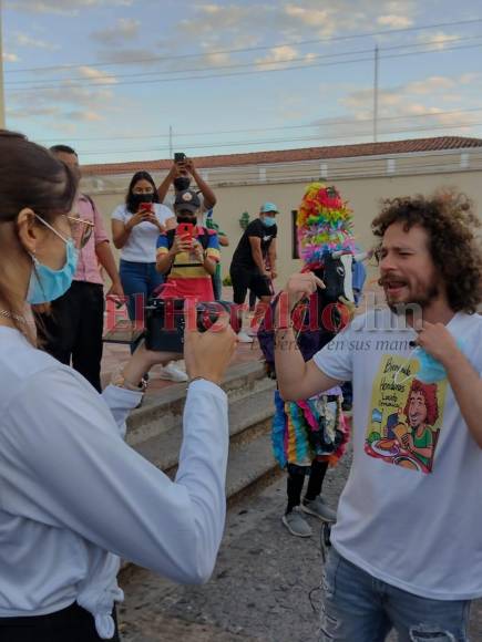 Luisito Comunica recorre Comayagua rodeado de fans (FOTOS)