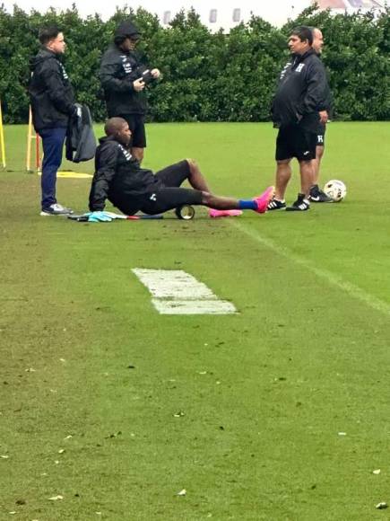 ¡Bajo la lluvia! Así fue el primer entreno de Honduras en Fort Lauderdale