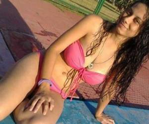 La maestra de 35 años que aparece teniendo sexo con alumno. (Fotos tomadas de El Excélsior)