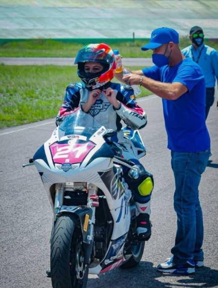 “Se va haciendo lo que más amaba”: Leydy Díaz, la motociclista colombiana que se estrelló en un entrenamiento