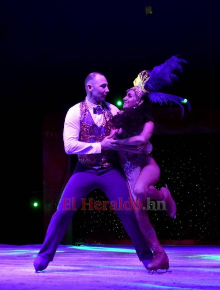 “Fantasía sobre hielo”, el show de patinaje que encanta a los capitalinos