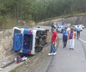 El accidente del bus de la empresa Los Catrachos se registró cerca del peaje de Zambrano, Francisco Morazán.