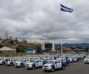 Las 85 unidades, marca Toyota, Mitsubishi y Ford, son parte de un lote de 500 patrullas que serán asígnadas a la Policía.