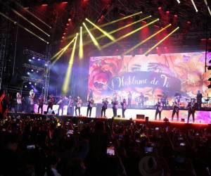 La lluvia no impidió que miles de hondureños acudieran al Estadio Chochi Sosa de la capital para presenciar el regreso de la Banda MS, quien los deleitó con sus grandes éxitos. Estas son las imágenes del espectacular concierto.