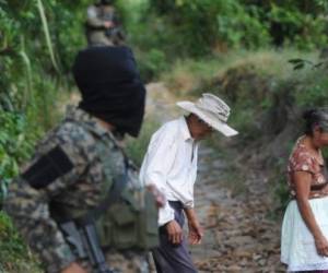 Explicó que el incidente se registró la noche del miércoles cuando la familia afectada regresaba a su vivienda después de hacer faenas agrícolas en la comunidad San José Las Flores, Petén.