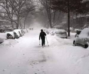 El SNM predijo que la tormenta en Nueva York, la mayor ciudad del país con 8,4 millones de habitantes, ya no será la más grande del año porque ha avanzado a lo largo de la costa y está captando aire del agua.