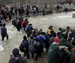 Los migrantes del Pireo e Idomeni hacen parte de un grupo de unas 46.000 personas que llegaron a Grecia tras pasar por Turquía.