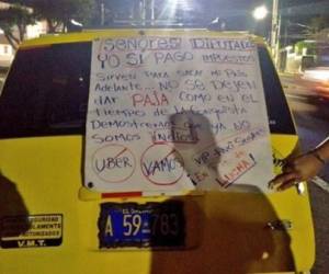 Los taxistas se concentraron en tres puntos de San Salvador para luego marchar hasta la Asamblea Legislativa. (Foto: Solo Noticias/ El Heraldo Honduras/ Noticias Honduras hoy)