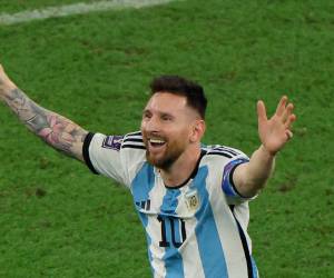 En una noche que vivirá por siempre en la memoria de los amantes del fútbol, la Selección de Argentina se consagró campeona del mundo tras vencer 4-2 por penales a Francia en el estadio Icónico de Lusail. En la última gran chance de su carrera, Lionel Messi firmó un partido para el recuerdo y con mucho júbilo y alegría festejó haber logrado su máximo sueño.