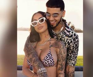 El cantante puertorriqueño, Anuel AA, confirmó en las últimas horas la separación de su esposa, Yailin ‘La más viral’, quien está a semanas de dar a luz a la hija de ambos. La noticia ha tomado por sorpresa al mundo del espectáculo y a sus millones de fanáticos, pues fue totalmente inesperada. ¿Qué pasó? Algunos afirman que los escándalos en los que se vieron involucrados a lo largo de la relación tuvieron mucho qué ver.