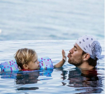 ¡Cómo han crecido Lucy y Nicholas! Los mellizos de Enrique Iglesias y Anna Kournikova cumplen 4 años