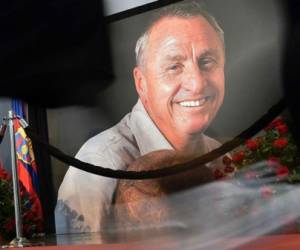 Cruyff aterrizó en Barcelona dos años antes de la muerte de Franco y también se convirtió en un símbolo para el nacionalismo catalán.