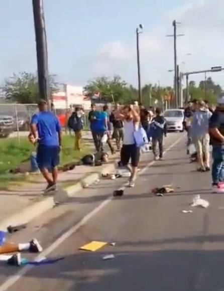 Hombre arrolló a siete personas frente a centro de migrantes en Texas