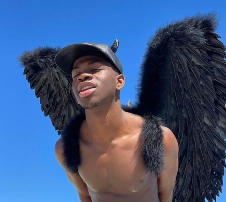 Lil Nas X, el cantante que vendió 666 'zapatos satánicos' en menos de un minuto