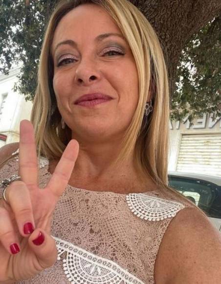 Giorgia Meloni, controvertida política que se convierte en la primera mujer en gobernar Italia