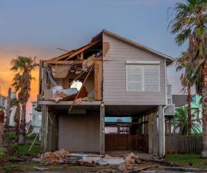 El software predijo correctamente que el huracán Beryl tocaría tierra en Texas. Una casa dañada en Freeport.