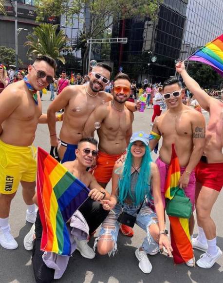 ¿Qué famosos asistieron a la marcha del Pride 2022 en México?