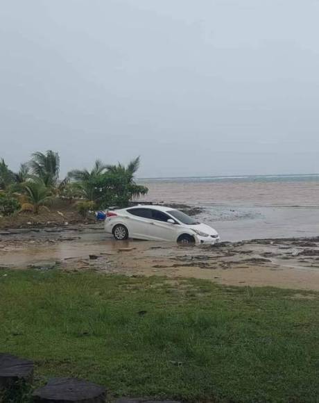 Frente frío deja inundada a Roatán, Islas de la Bahía