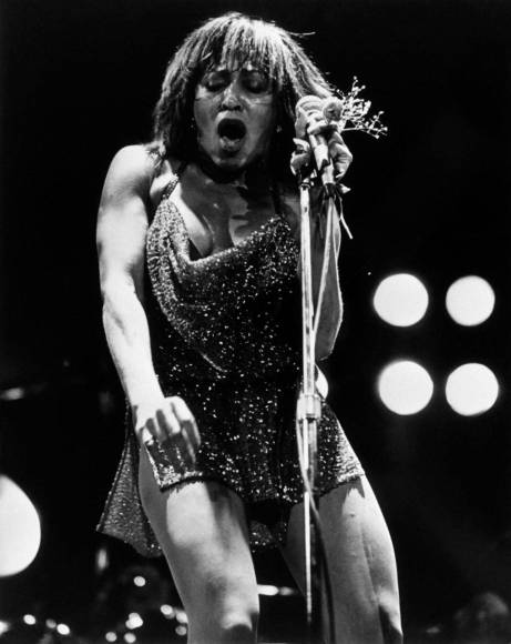 Tina Turner: Una leyenda de la música que trascendió barreras y cautivó al mundo