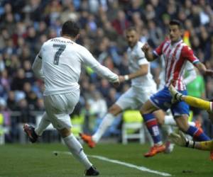 Cristiano Ronaldo anotó un doblete y encabeza la tabla de goleadores de España.