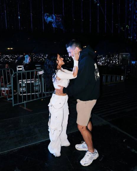 Acusan al novio de Becky G de serle infiel y aseguran tener pruebas