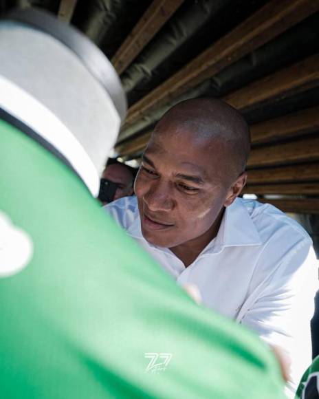 Reinaldo Rueda es homenajeado junto a otras leyendas del Atlético Nacional de Colombia