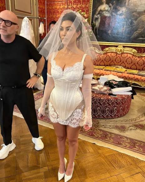 FOTOS: Así fue la lujosa y extravagante boda de Kourtney Kardashian y Travis Barker