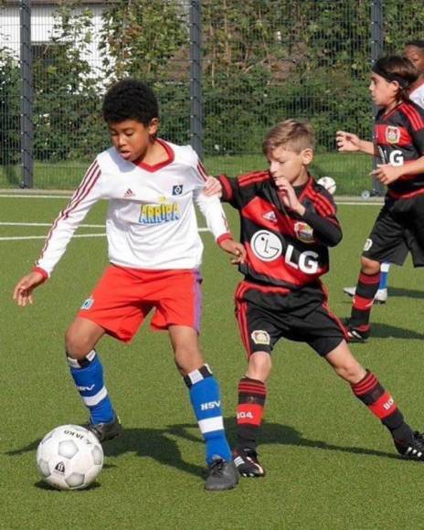 Leonardo Posadas, futbolista del Borussia Dortmund y de Alemania que jugaría con Honduras