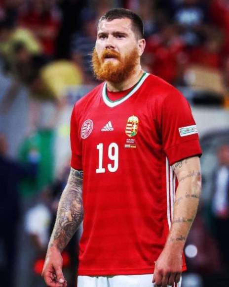 Futbolista se hace viral en la Eurocopa por su físico y responde a los gordofóbicos