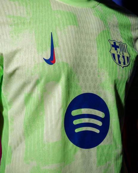 Barcelona presenta su tercera camisa para temporada 2024-25: ¿Qué pasó con el logo de Nike?