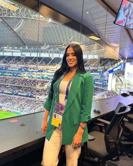 Las hermosas periodistas que roban miradas en los estadios de la Copa América 2024