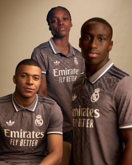 Real Madrid presenta su tercera equipación con Mbappé y una leyenda como protagonistas