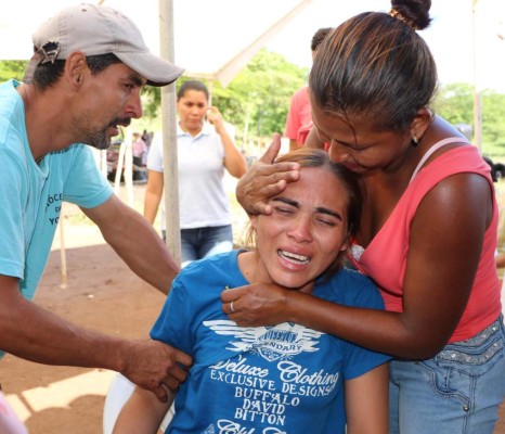 Doloroso entierro de niña de 12 años violada y estrangulada en Yoro