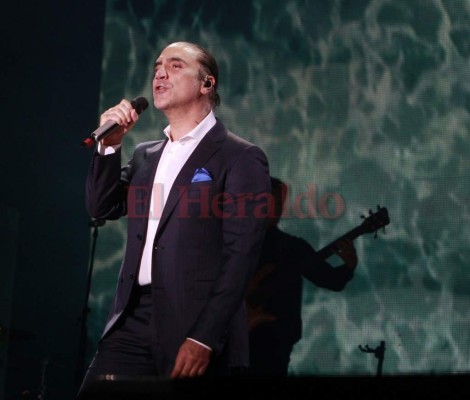 'Rompiendo Fronteras': Alejandro Fernández emocionó a Honduras con espectacular concierto