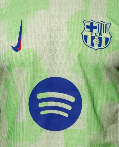 Barcelona presenta su tercera camisa para temporada 2024-25: ¿Qué pasó con el logo de Nike?