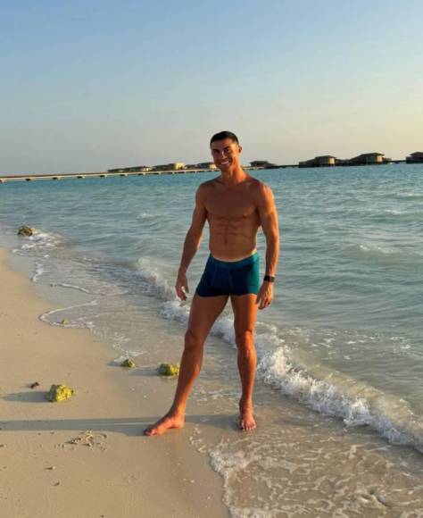 Cristiano Ronaldo disfruta de sus lujosas vacaciones con Georgina Rodríguez y su familia