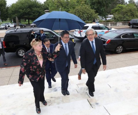 FOTOS: Así fue la reunión del presidente Hernández en Washington