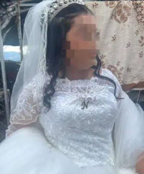 Vestida de novia, capturan a extorsionadora en Toluca; su novio logró huir