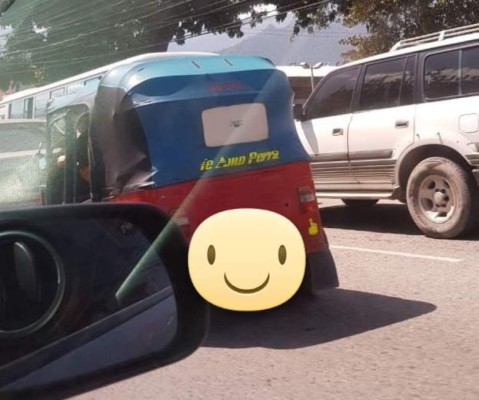 FOTOS: Los mensajes y frases más divertidos que conductores colocan en sus autos