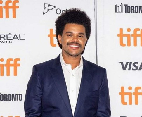 FOTOS: The Weeknd cambia de look y luce irreconocible en alfombra roja