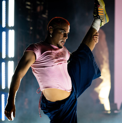 FOTOS: Así es Nigel O’Brian, el bailarín que besó a Bad Bunny en los premios MTV