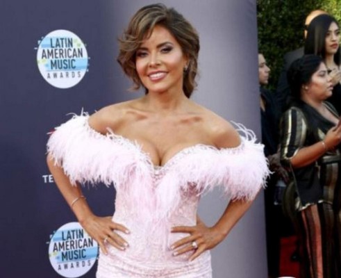 Elegantes y bellos, así lucieron los invitados al Latin American Music Awards