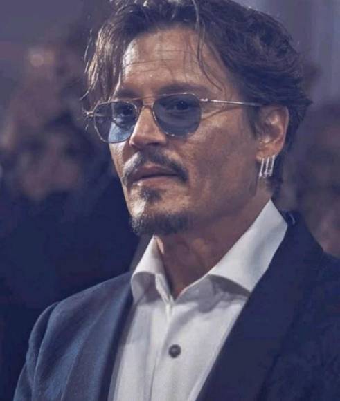 Sobreexcitado tras una noche de fiesta: la razón por la que cancelaron concierto de Johnny Deep en Hungría