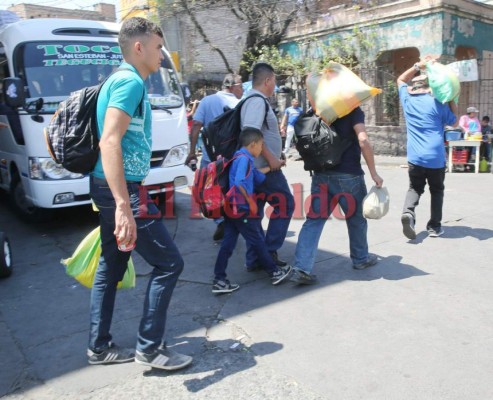 Veraneantes regresan a la capital tras feriado de Semana Santa 2018