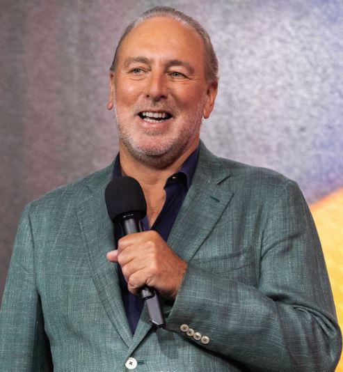 ¿Quién es Brian Houston, el pastor de la iglesia Hillsong que renunció por escándalos?