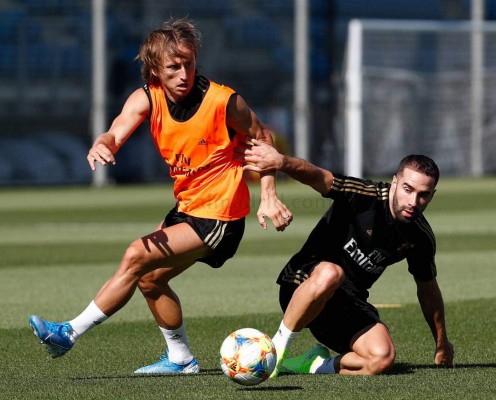 FOTOS: James Rodríguez sorprende al aparecer en el entrenamiento del Real Madrid